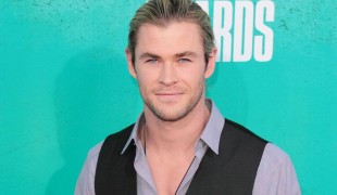 Chris Hemsworth diventa Aquaman grazie all'artista BossLogic: ecco la foto