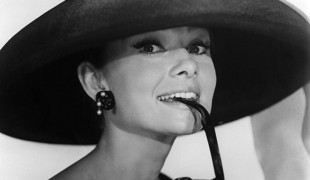 Audrey Hepburn: le frasi dell'icona del cinema (e della moda) che sono leggenda