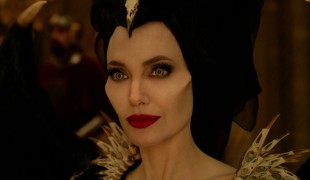 Maleficent è tornata! Ecco il video in cui Angelina Jolie si trasforma nella villain della Disney 
