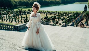 Maria Antonietta, l'iconica regina di Francia torna in tv in una serie Sky
