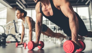 Guida completa ai manubri per palestra e home gym: come scegliere e utilizzare al meglio i tuoi manubri