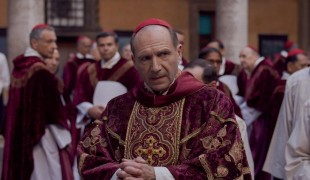 Conclave è il film dell'anno negli Usa: successo clamoroso al box-office