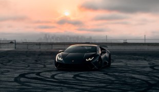 Dubai come in un film: muoversi in auto negli Emirati