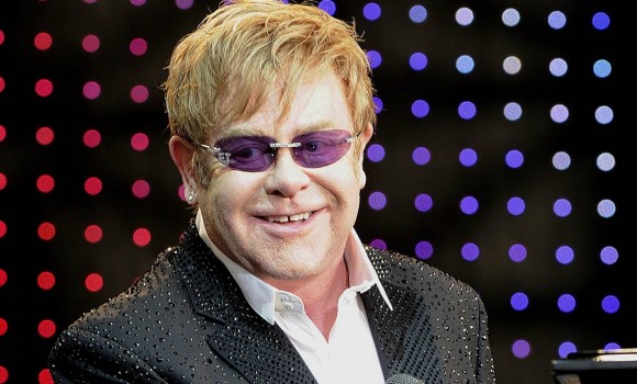 Alla scoperta di uno dei più celebri musicisti internazionali, Elton John