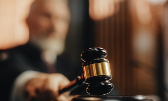 Inscenò un'aggressione omofoba: Jussie Smollett condannato al processo e ricoverato in psichiatria