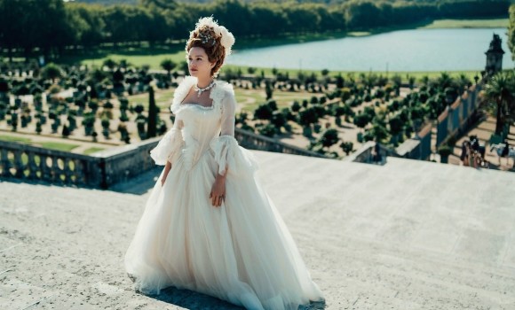 Maria Antonietta, l'iconica regina di Francia torna in tv in una serie Sky