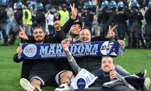 Il Napoli vince il suo terzo scudetto: le reazioni di Sorrentino, Lello Arena e Luisa Ranieri