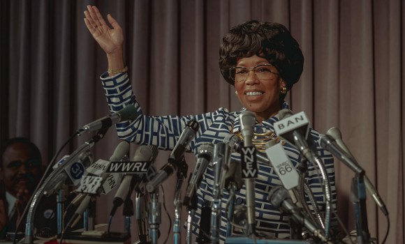 Shirley, Regina King è la prima donna nera eletta al Congresso nel biopic Netflix