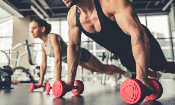 Guida completa ai manubri per palestra e home gym: come scegliere e utilizzare al meglio i tuoi manubri