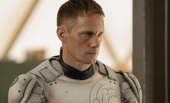 Murderbot, tutto sulla nuova serie sci-fi con Alexander Skarsgård