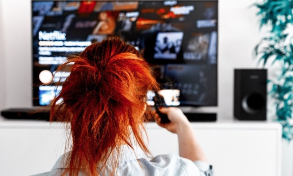 5 Serie TV per appassionati di moda e lifestyle dove moda e marketing si fondono nel racconto