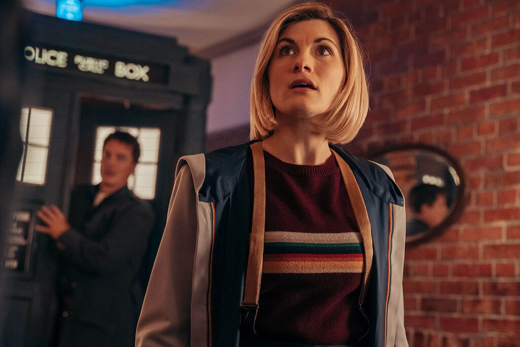 Jodie Whittaker in una scena della serie Doctor Who