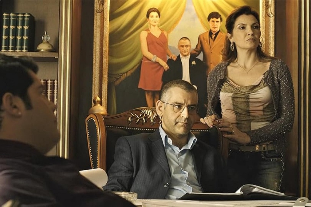 Fortunato Cerlino e Maria Pia Calzone in una scena della serie Gomorra