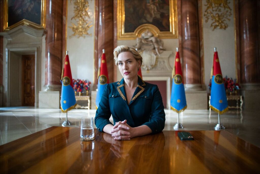 Kate Winslet in una scena della serie The Regime - Il palazzo del potere