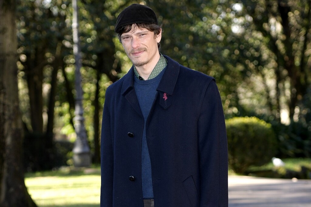 Un primo piano di Matteo Martari