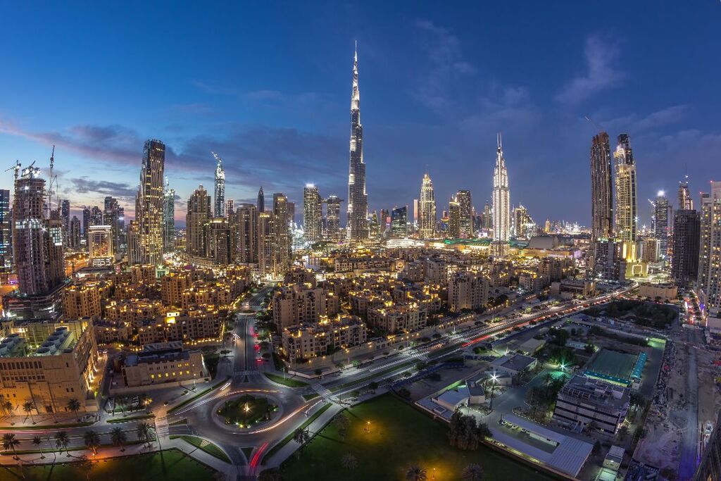 17661464699137-SH_Emirati_Arabi_Uniti_Dubai_città_palazzi.jpg