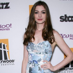 Modern Love, ecco il cast della nuova serie Amazon: c'è anche Anne Hathaway