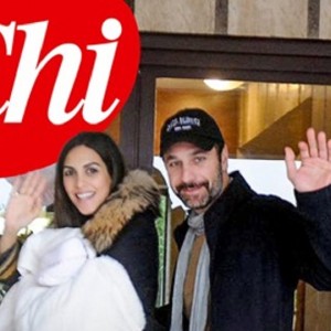 Raoul Bova e Rocio Munoz Morales finalmente a casa: la foto con la piccola Alma