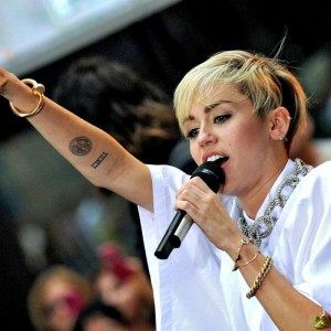 Black Mirror 5: svelati i dettagli sul personaggio di Miley Cyrus