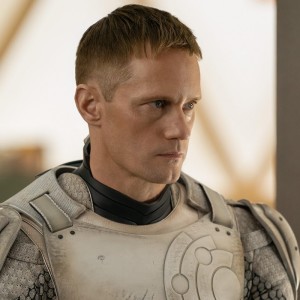 Murderbot, tutto sulla nuova serie sci-fi con Alexander Skarsgård